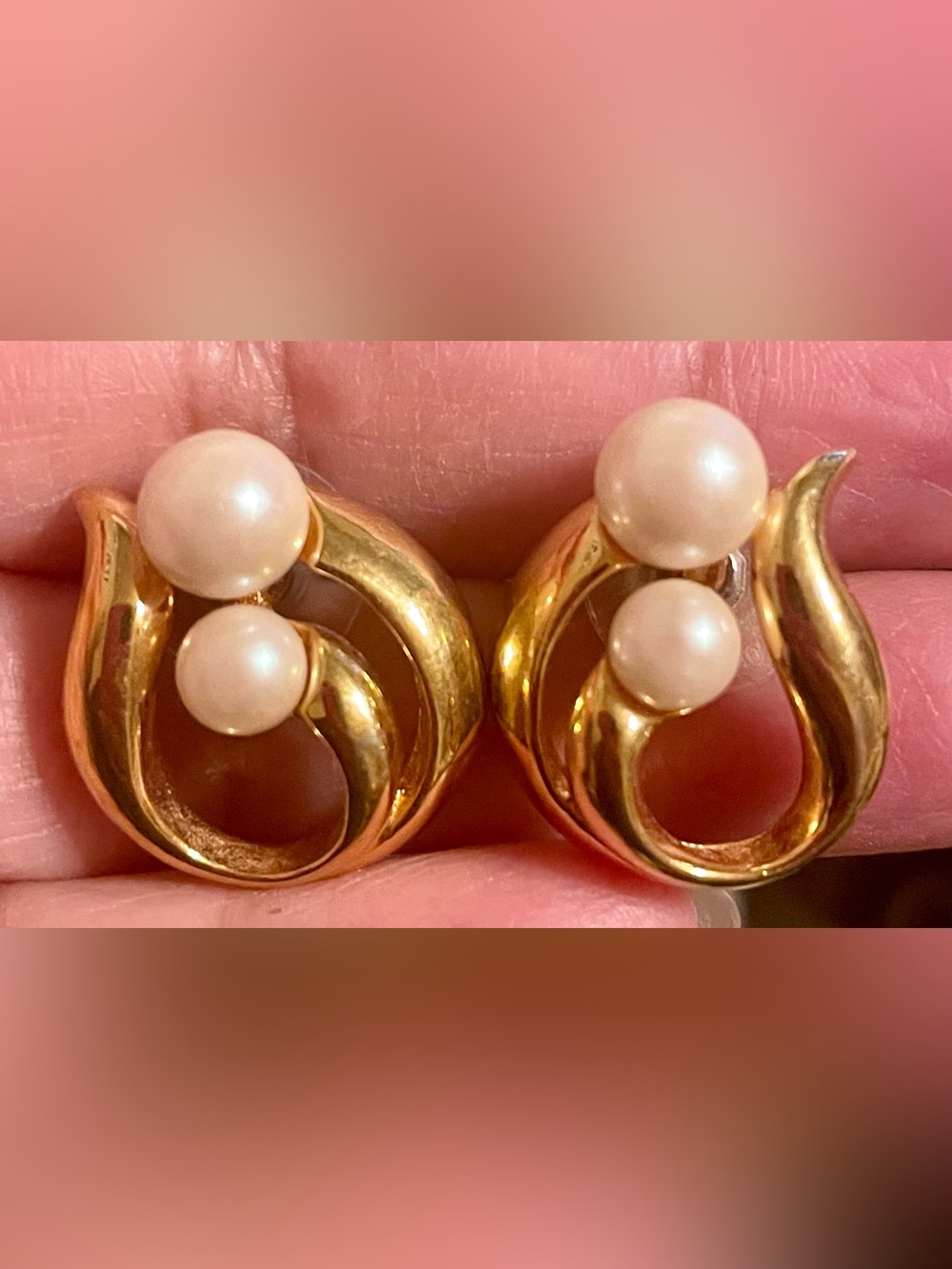 Avon Gold-Tone Hoop Earrings with Cream Pearls